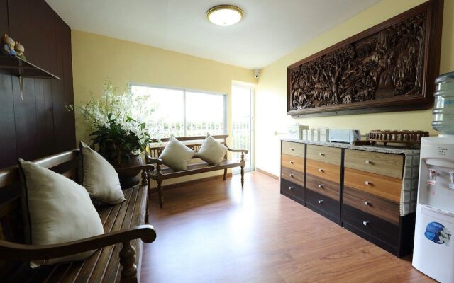 @Home Hostel Wua Lai