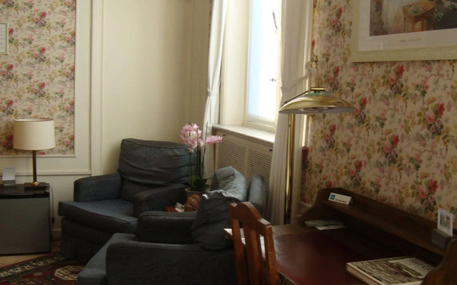 Fine Fleur Bed & Breakfast