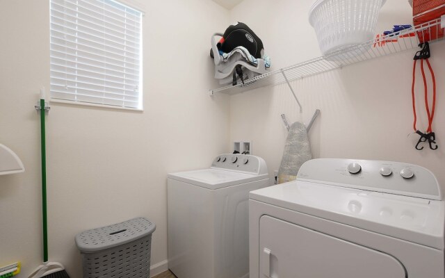 Sonoma- 7 Bedroom Pool Home- 1852SN