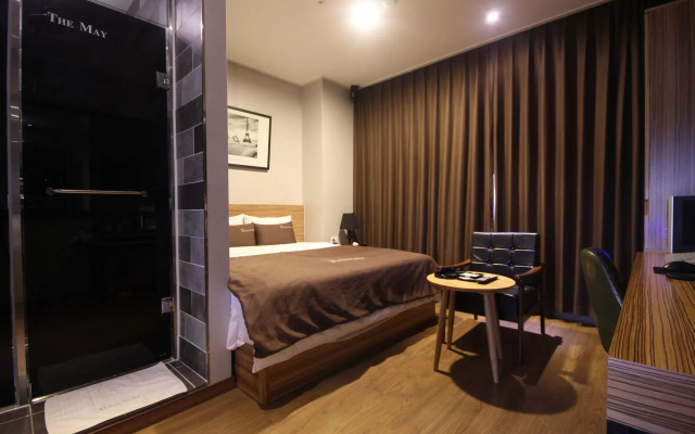 Hotel The May