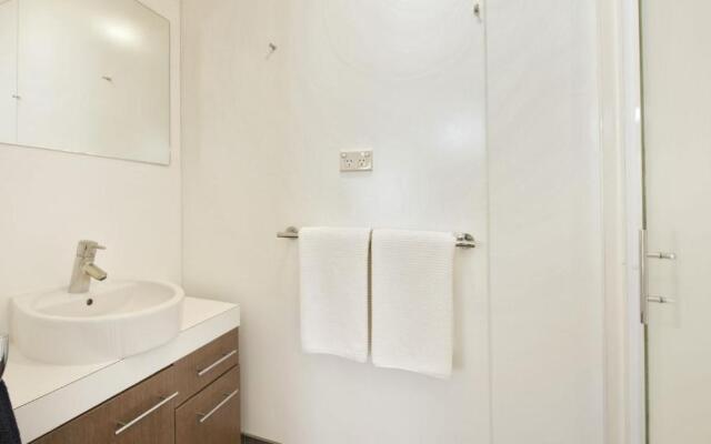 Hananui Lodge and Apartments
