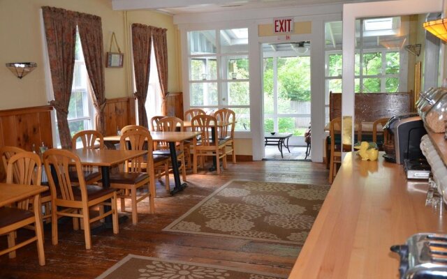 Cornwall Inn and Lodge