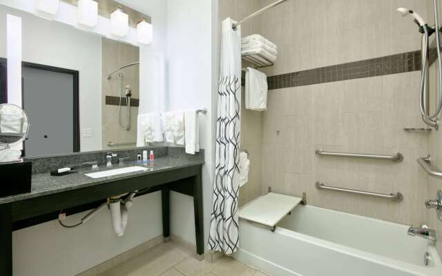 La Quinta Inn & Suites by Wyndham Lubbock Southwest