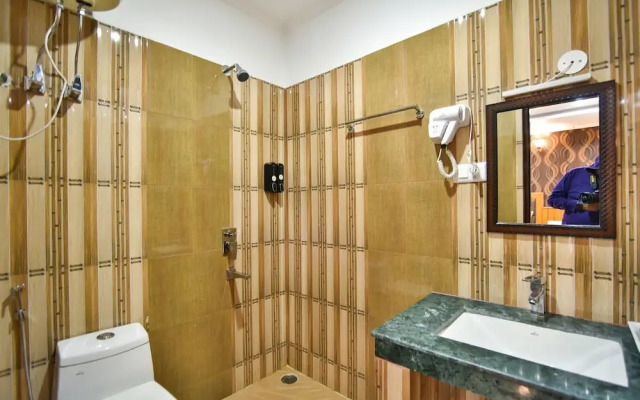 The Posh Hotel near Mall Road with Hassle Free Covered Parking