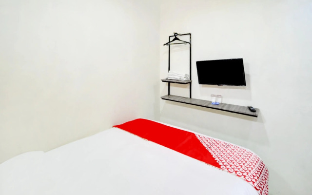 OYO 90048 Teratai Bekasi Guesthouse