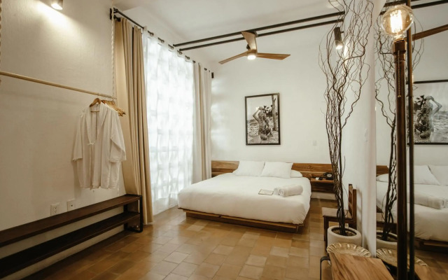 Hotel Sin Nombre