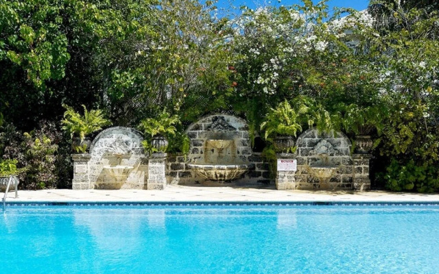 Sunny Vacation Villa 71
