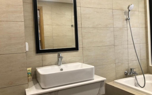 Căn hộ du lịch FLC sea tower 2 giường đôi có bồn tắm ban công view biển.Đầy đủ tiện nghi – Bathroom – Quy Nhon