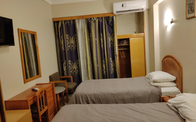 Royal House Hotel