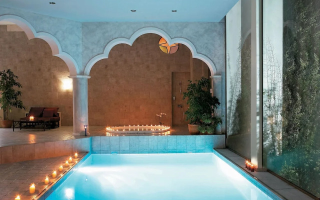Alex Hotel