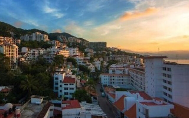 Luxury Puerto Vallarta Condo Romantic Zone