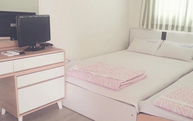 Hongdae Family Housetel 2