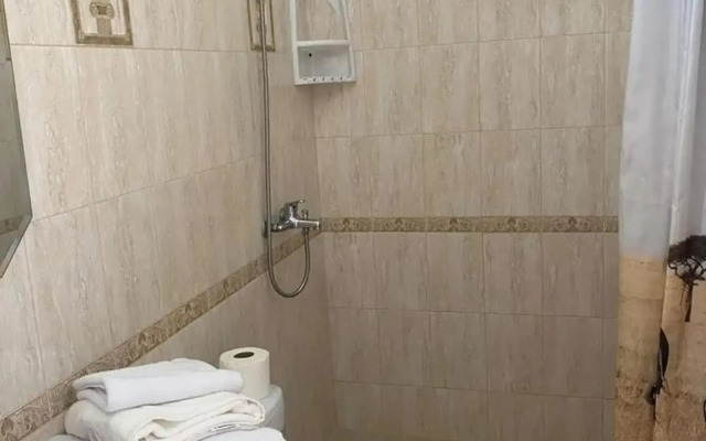 Rosa Home Loo Guest House