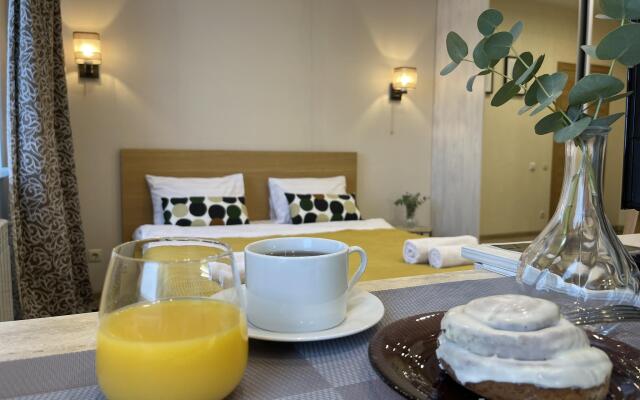 Сутки как дома на улице Сакко и Ванцетти 77