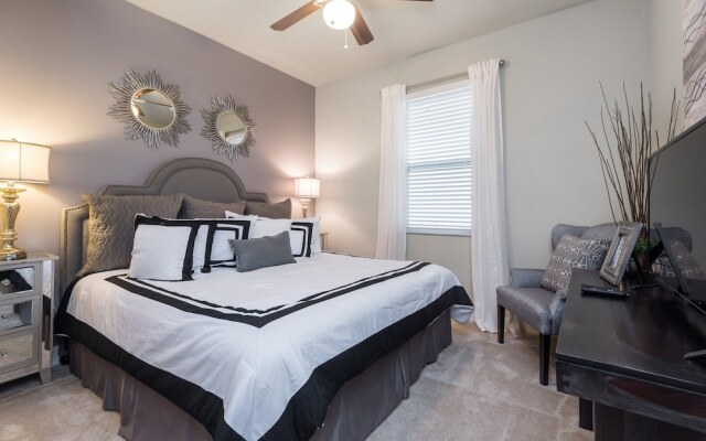 9 Bed Villa with Game Room, Pool & Spa