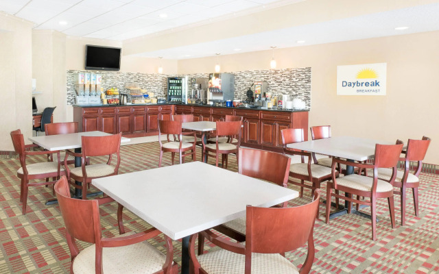 Days Inn & Suites by Wyndham York