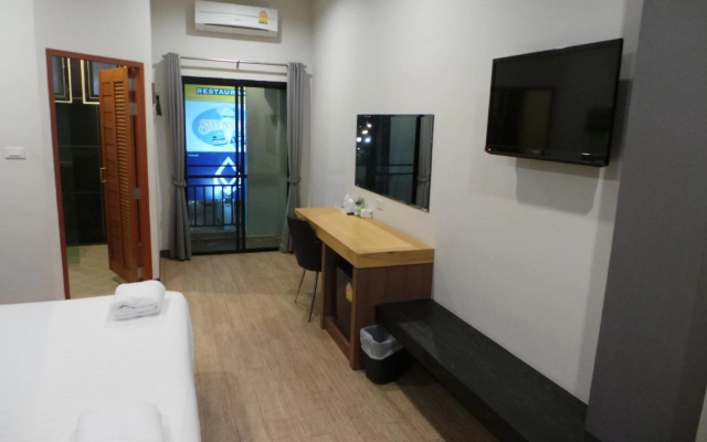 Bird Day Boutique Hotel – Guest Rooms – Mukdahan