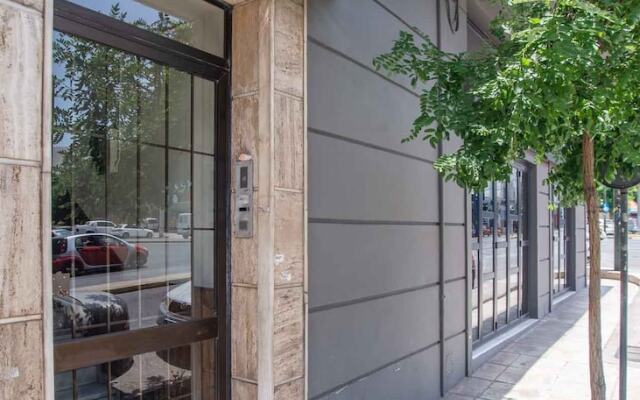 Classic Central Athinian Apartment