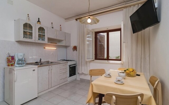 Amazing Apartment in Supetar With 1 Bedrooms and Wifi