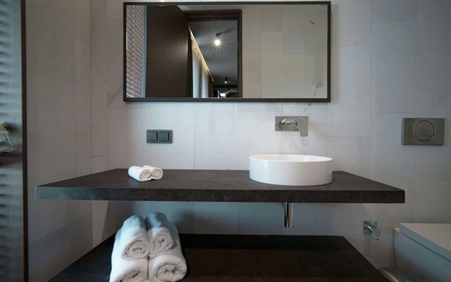 Highend Hotel & Residance