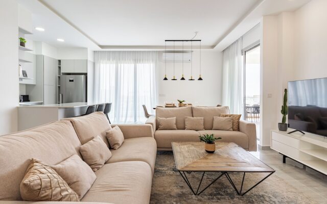 YAMAS Urban Living Pool Penthouse Marvel