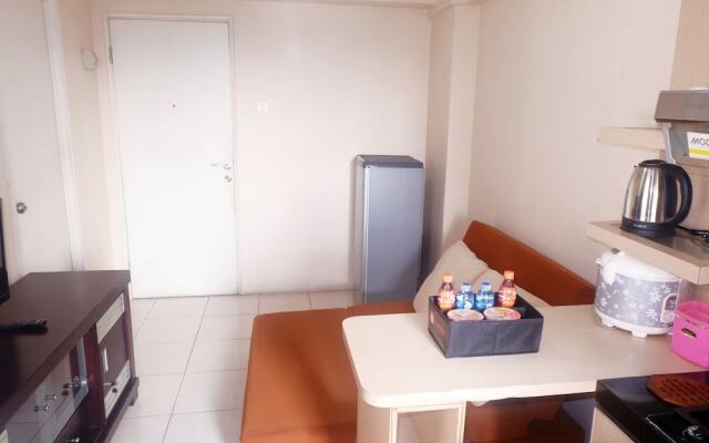 Kalibata Apartment With Sofa Bed Near Shopping Center