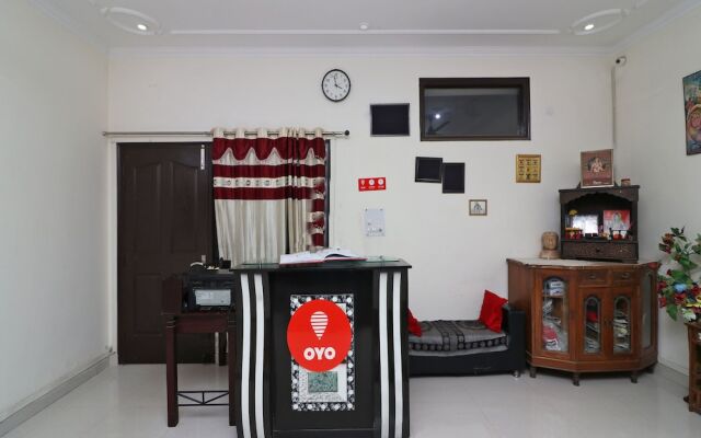 OYO 13195 The Abodes Guest house