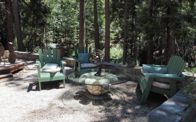 Strawberry Creek Inn Bed & Breakfast