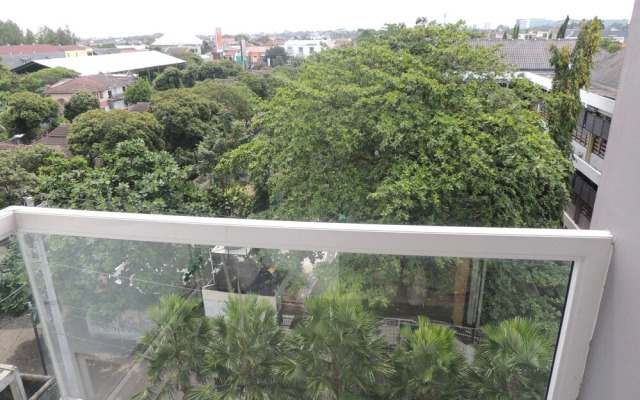 V Apartment