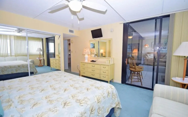 Atlantis 909 2 Bedroom Condo by RedAwning