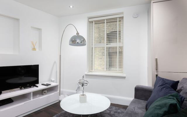 Chic Three Bed Shoreditch Gem Sleeps 8 A2