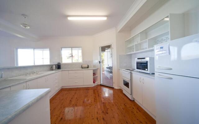 Picturesque on Passage - Shute Harbour