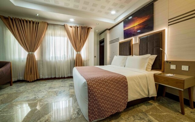 Alphaplus Apartments