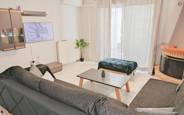 Summer Breeze Apartment in Kalamata