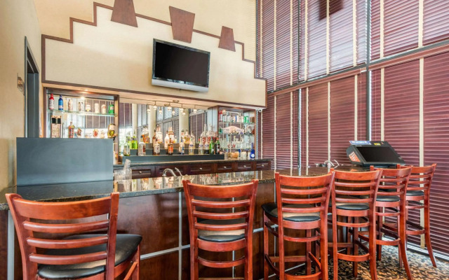 Quality Inn & Suites Tarpon Springs South