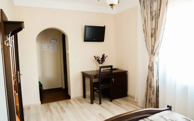 Pensiunea Sarmis Cristal