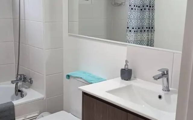 Linda Casa Familiar, Segura Y Muy Buena Ubicación