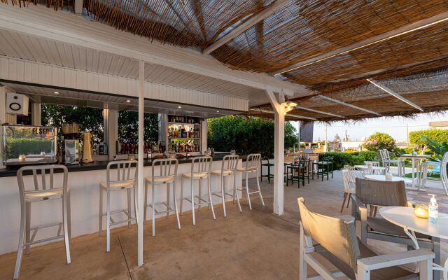 Anemos Inn Hotel