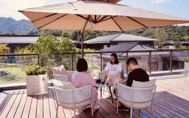 Qian Shan Cui Hotel