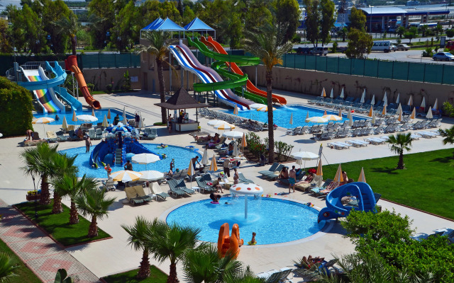 Royal Garden Suite Hotel