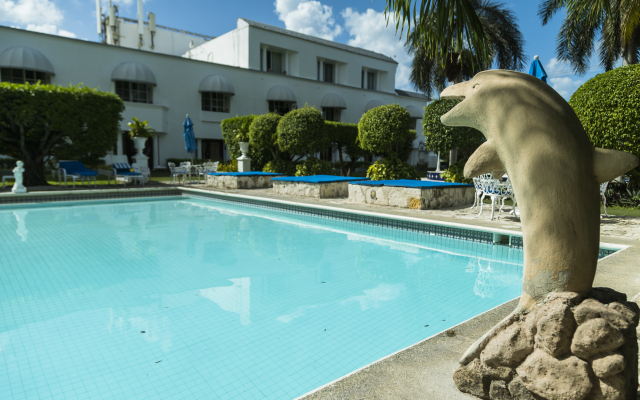 Villablanca Garden Beach Hotel