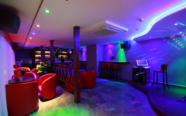 Liang Fan Holiday Inn