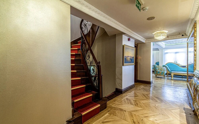 Exquisite Studio in Historic Mansion in Beylerbeyi