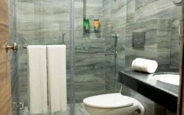 Emerald Suites