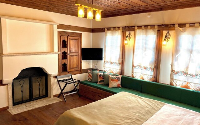 Saffronia 1900 Boutique Hotel