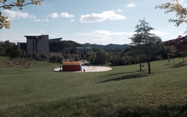 Tranquil Retreat Resort at Great Wall