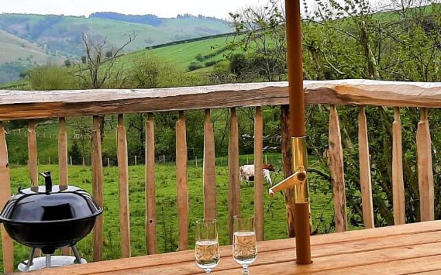 HOBLEY House Holiday