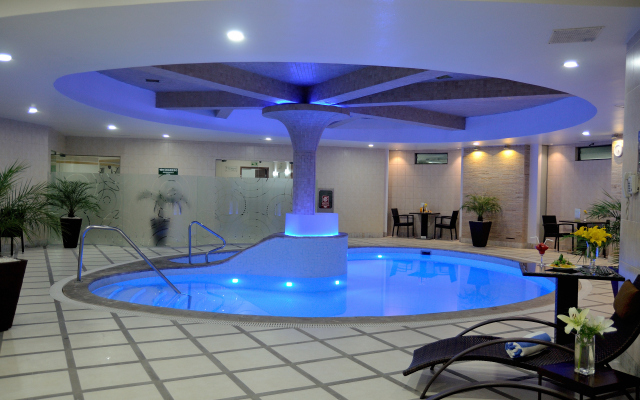 Suites Camino Real
