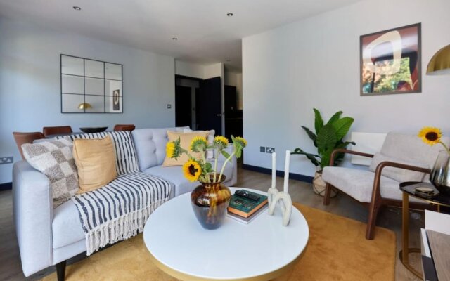 The Whitechapel Place - Stunning 2bdr Flat With Balcony