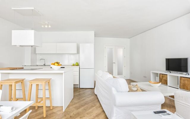 Three-bedroom apartment Cervantes